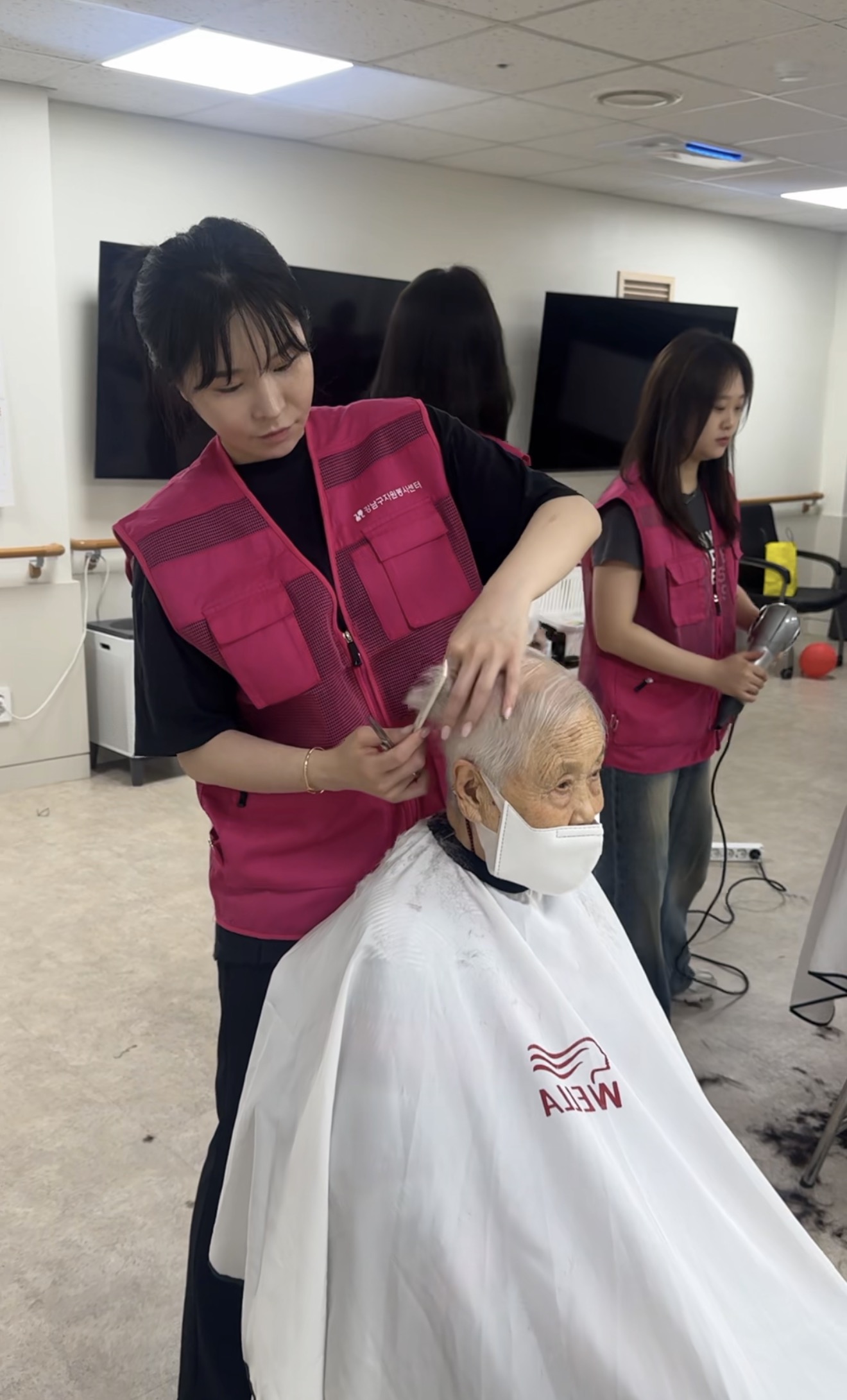압구정 데이케어센터 이미용 봉사